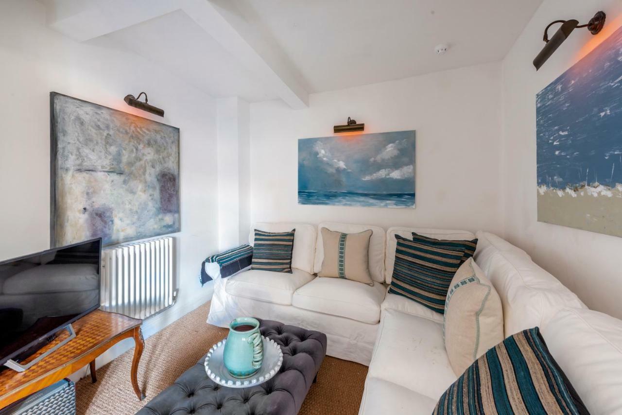 Stylish & Spacious City Center Georgian Townhouse Бат Экстерьер фото