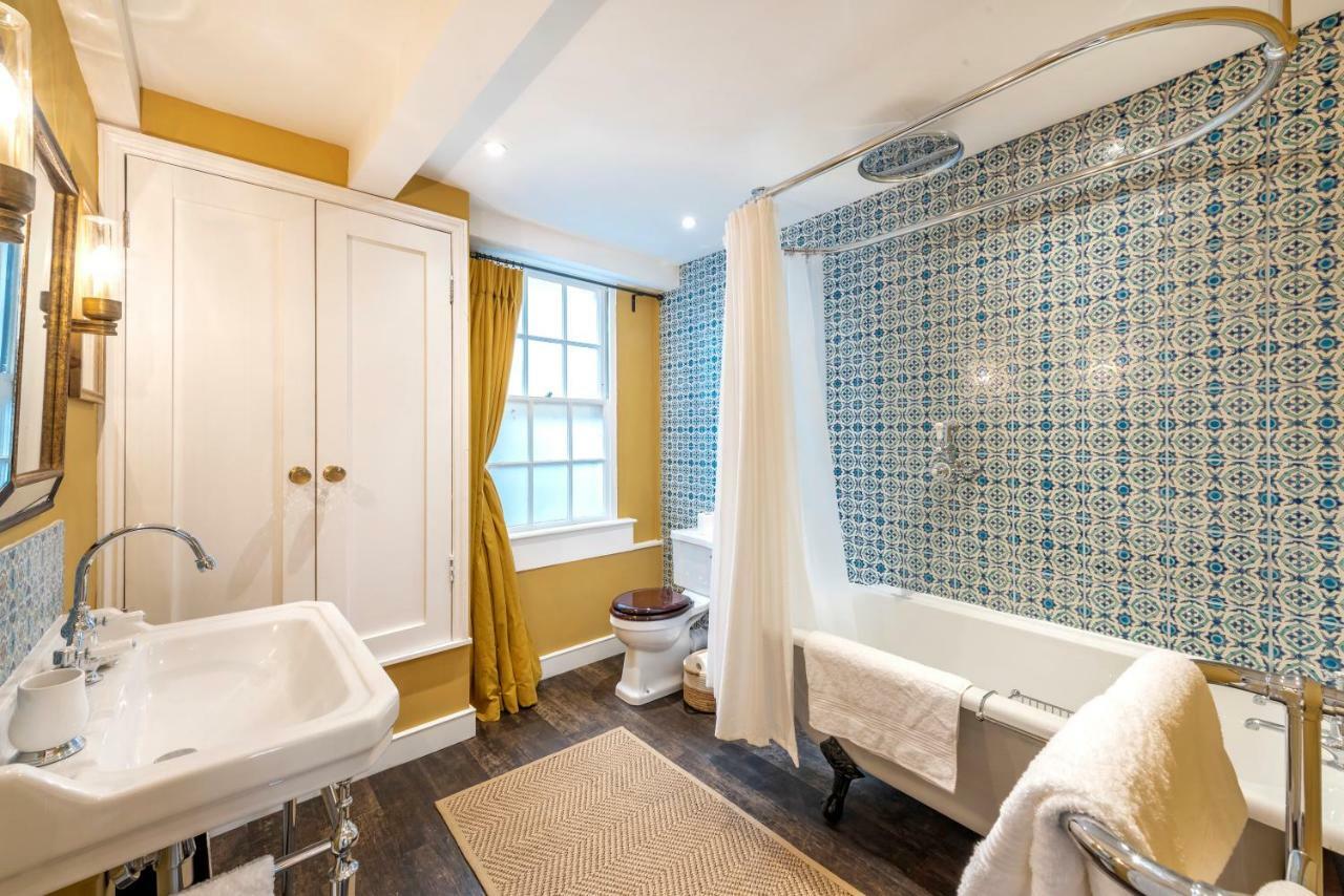 Stylish & Spacious City Center Georgian Townhouse Бат Экстерьер фото